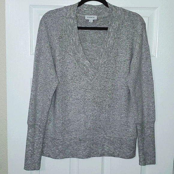 Evereve Maci V Neck Pullover Size Small - Picture 10 of 10